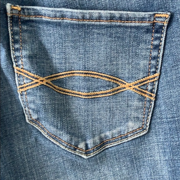 light wash jeans - Picture 3 of 5